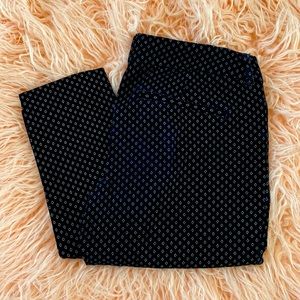 Old Navy Pixie mid-rise navy blue pants. Size 4.